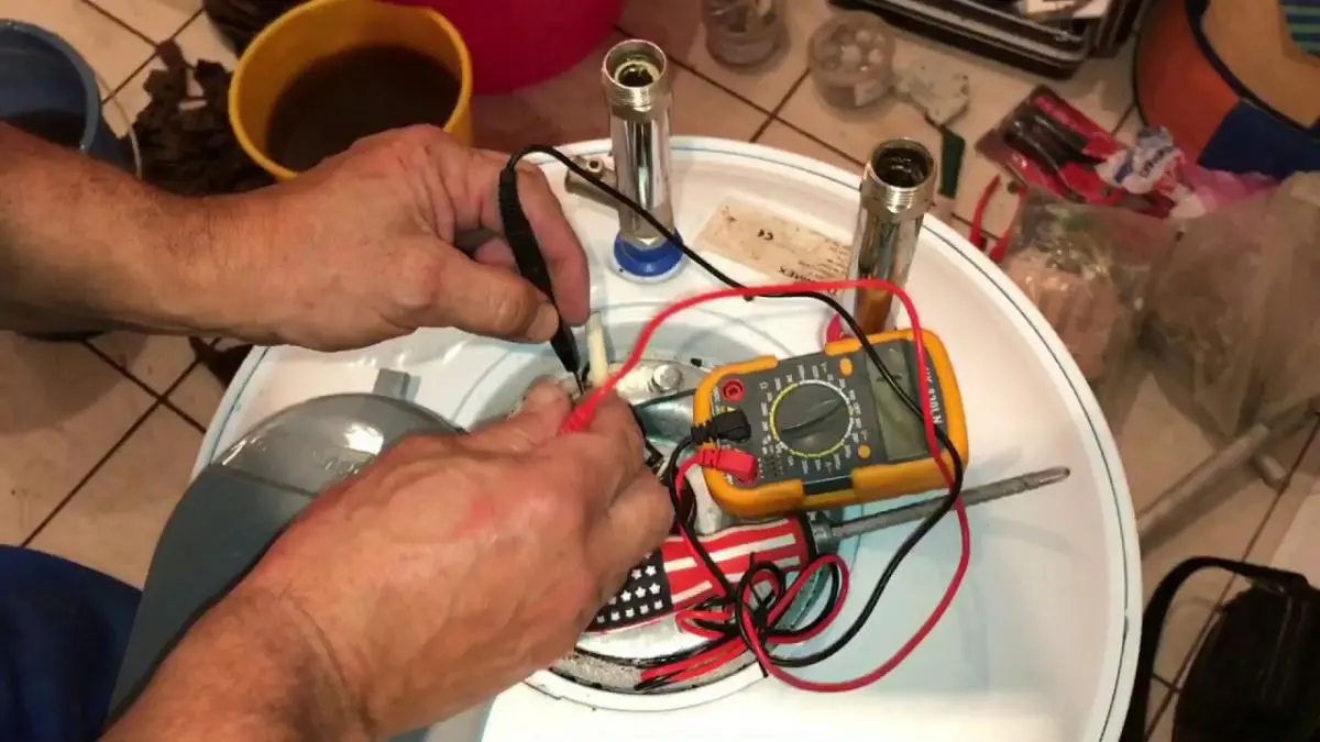 Ремонт водонагревателей Electrolux в Каменске-Шахтинском — выгодная цена от 2369 руб., Мастер24