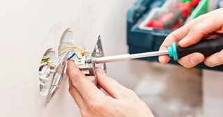 Электромонтажные работы в Каменске-Шахтинском от Мастер24 — электромонтаж под ключ, цены от 1648 руб., заказать услуги