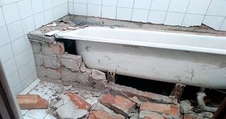 Демонтаж ванны в Каменске-Шахтинском от Мастер24 — быстро, недорого, вывоз старой ванны от 1030 руб.